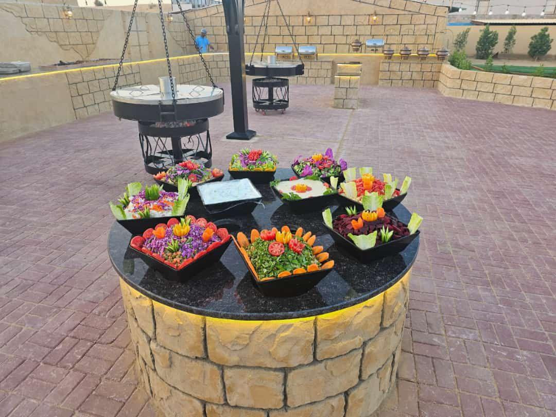 Dubai desert dune food image